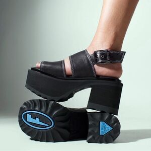 John Fluevog Razzle Black Leather Platform Sandal